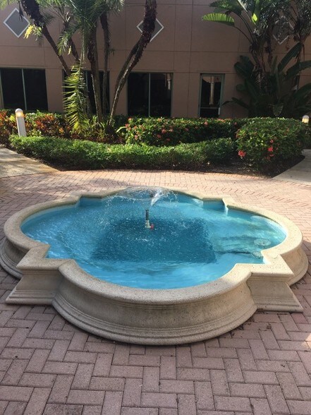 More Photos Of 1565 N Park Dr, Weston Office For Sale