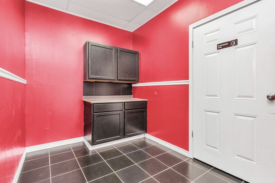 More Photos Of 4622 Dacoma Street, Houston General Retail For Sale