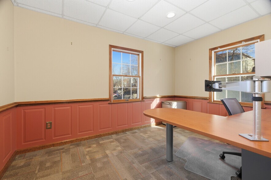 More Photos Of 352 Park Ave, Woonsocket Office For Sale