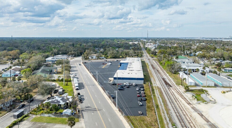 More Photos Of 405 N Charles St, Daytona Beach Warehouse For Sale