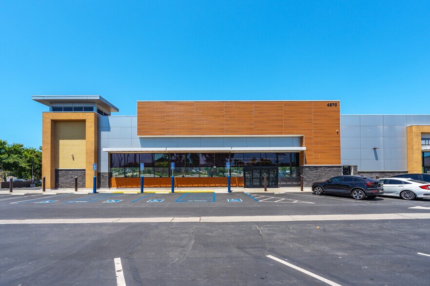 More Photos Of 4570-4580 Atlantic Ave, Long Beach Unknown For Lease