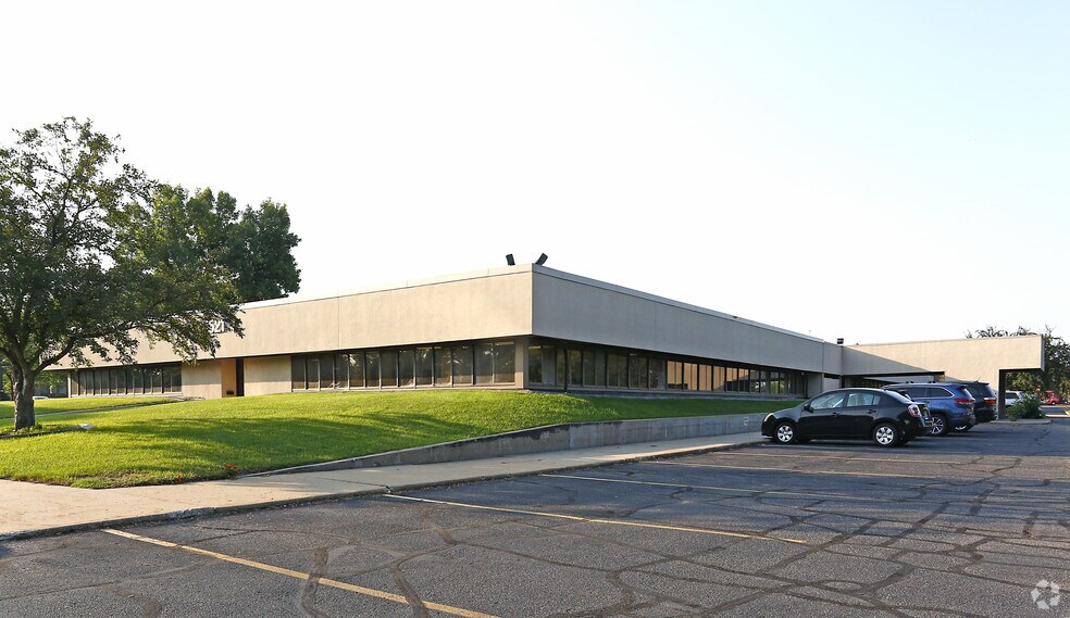 More Photos Of 1521 Northway Dr, Saint Cloud Medical For Lease