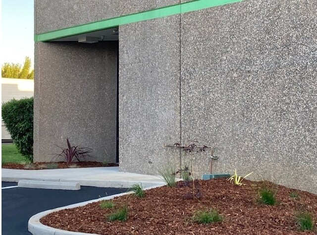 More Photos Of 752 Northport Dr, West Sacramento Warehouse For Lease