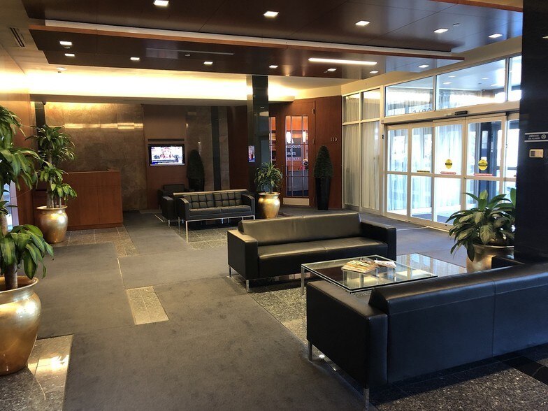 More Photos Of 3400 Boul Du Souvenir, Laval Office For Lease