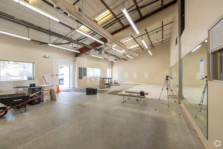 More Photos Of 3001 Industrial Ln, Broomfield Research And Development For Lease