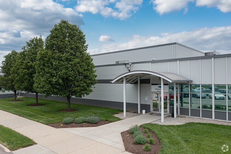 More Photos Of 11540-11630 Mosteller Rd, Sharonville Warehouse For Lease