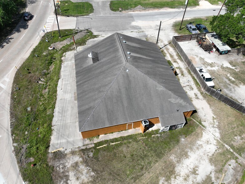More Photos Of 4200 42nd St, Dickinson Freestanding For Sale