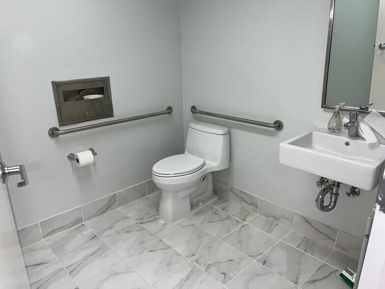 More Photos Of 200 Lombard St, San Francisco Apartments For Sale