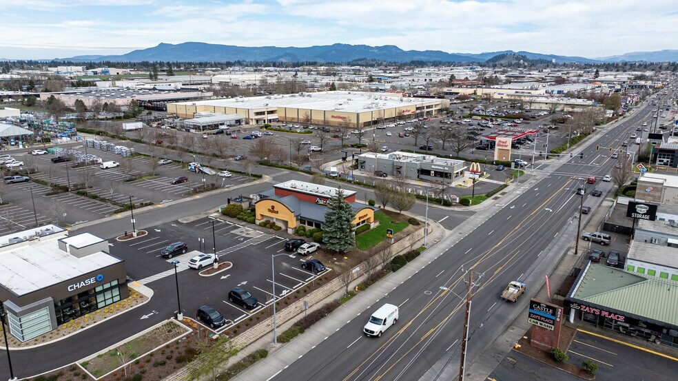 More Photos Of 3577 W 11th Ave, Eugene Restaurant For Lease