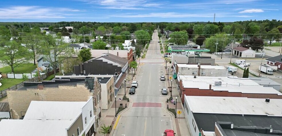 More Photos Of 114 E Main St, Weyauwega Storefront Retail Residential For Sale