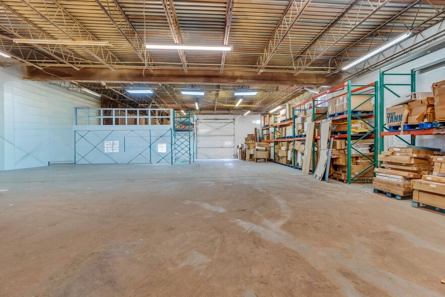 More Photos Of 449 N Cameron St, Winchester Manufacturing For Lease