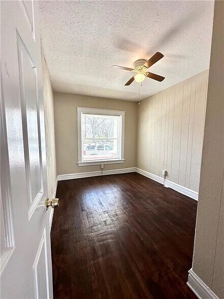 More Photos Of 2712 E 26th St, Kansas City Apartments For Sale