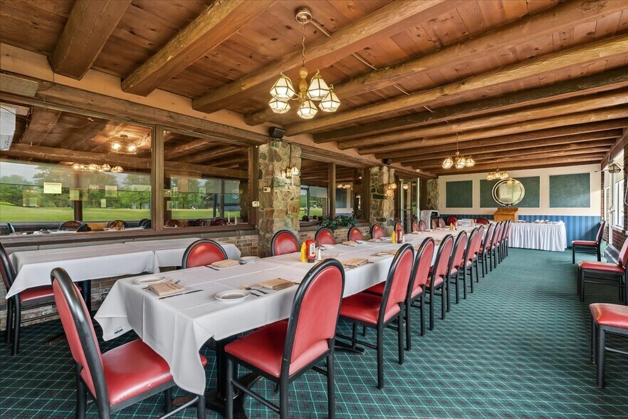 More Photos Of 9512 E Lippincott Blvd, Davison Golf Course Driving Range For Sale