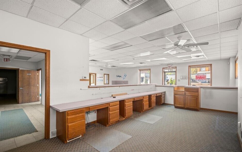 More Photos Of 801 W Main St, Owosso Office For Sale