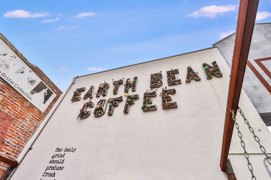 More Photos Of 1040 S Los Angeles St, Los Angeles Freestanding For Sale