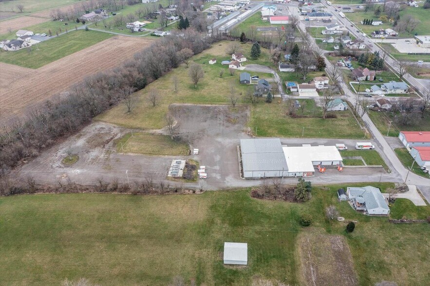 More Photos Of 6886 Wishart St, Huntsville Light Distribution For Lease