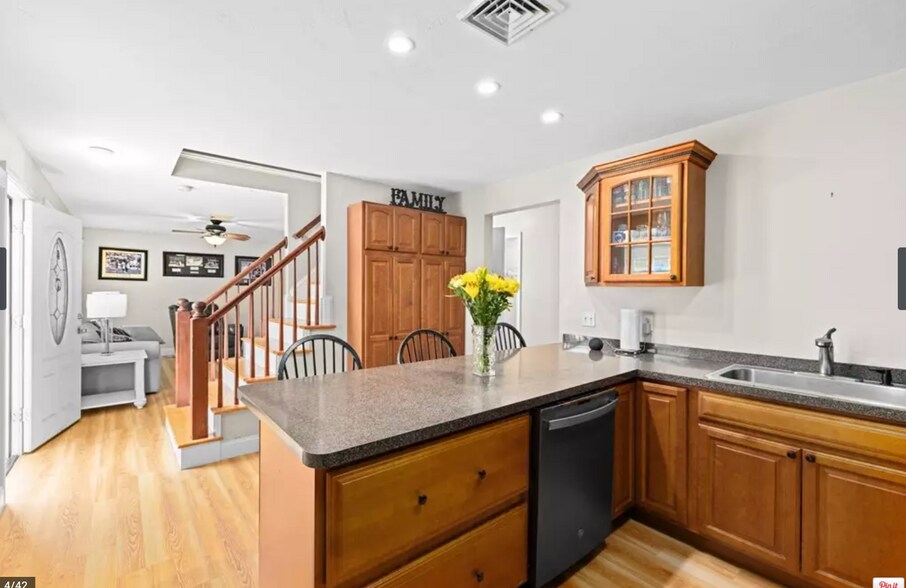 More Photos Of 2783 Cranberry Hwy, Wareham Apartments For Sale