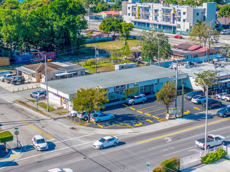 More Photos Of 820 SE 8th St, Hialeah General Retail For Sale