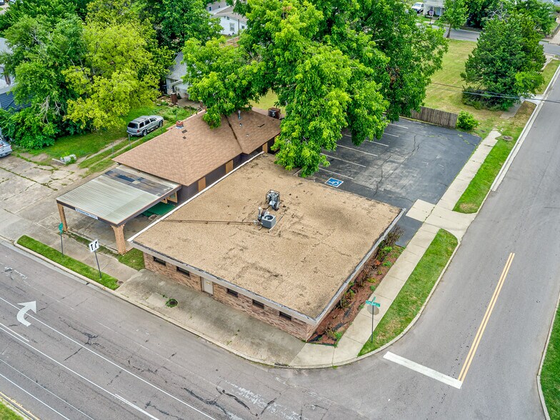 More Photos Of 1420 Linwood Blvd, Oklahoma City Office For Sale