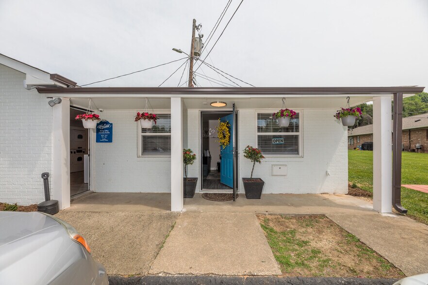 More Photos Of 100 S Kirkland Ave, Elkin Apartments For Sale