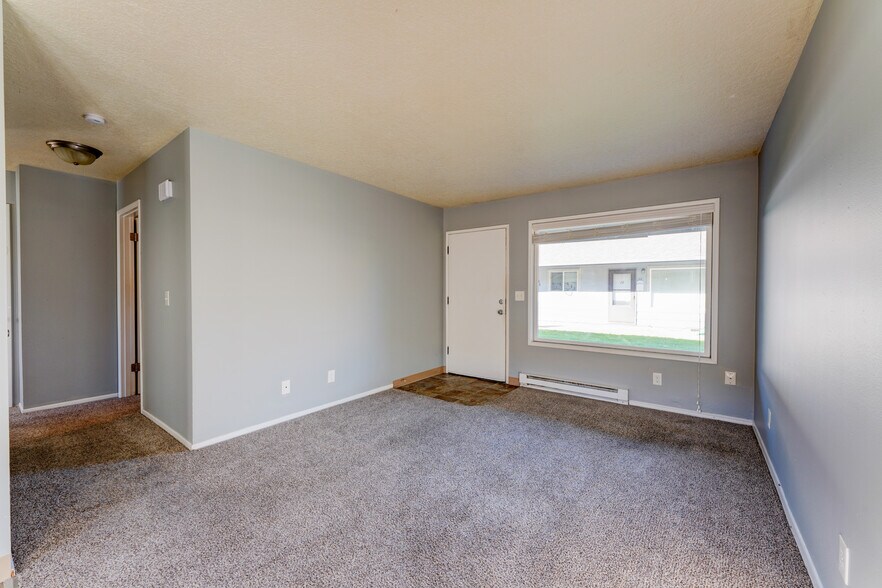 More Photos Of 1049 SE Walnut St, Hillsboro Apartments For Sale