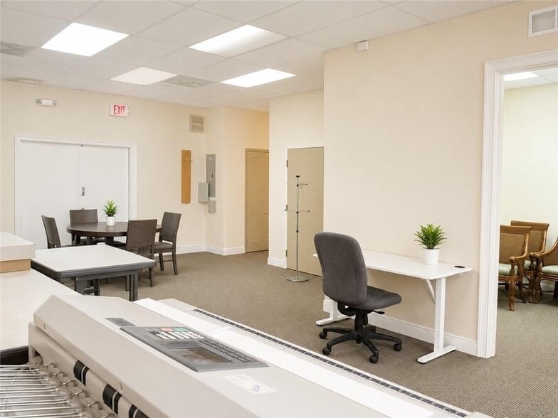 More Photos Of 3940 Radio Rd, Naples Storefront Retail Office For Sale
