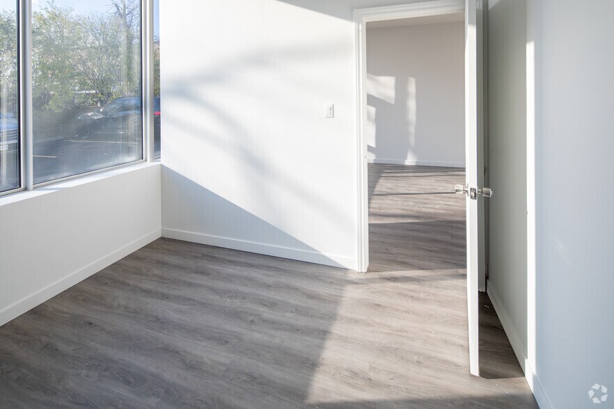 More Photos Of 1040 Martin Grove Rd, Toronto Service For Sale