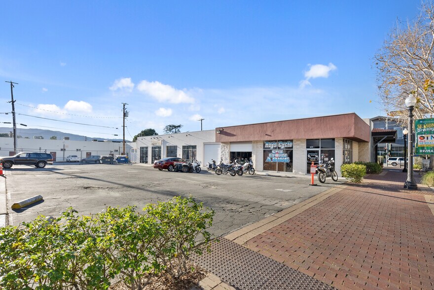 More Photos Of 24417 Main St, Santa Clarita Auto Repair For Lease