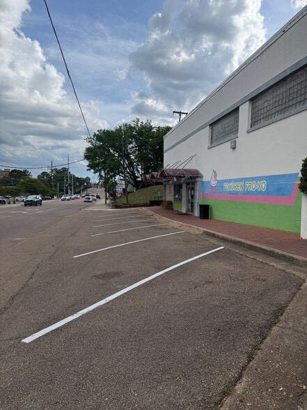 More Photos Of 2951 Old Canton Rd, Jackson General Retail For Lease