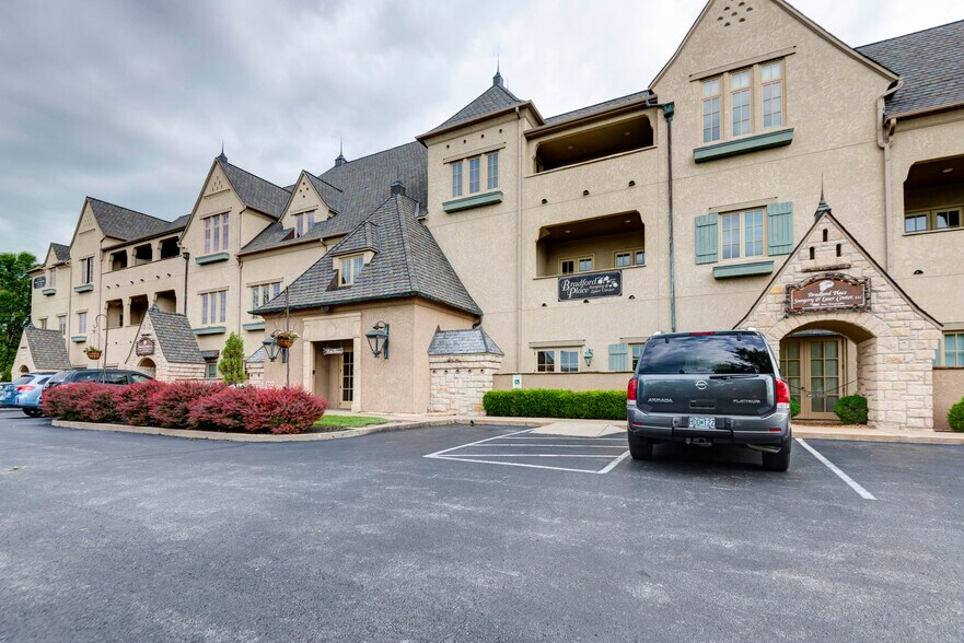 Primary Photo Of 1531 E Bradford Pky, Springfield Medical For Lease