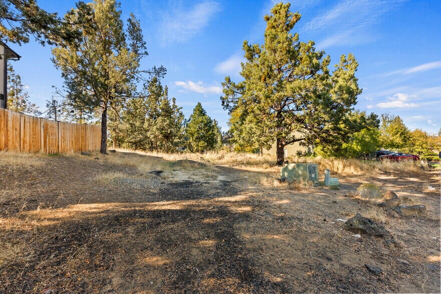 More Photos Of 2101 NE Holliday Ave, Bend Land For Sale