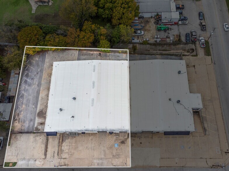 More Photos Of 2333 Delante St, Haltom City Unknown For Lease