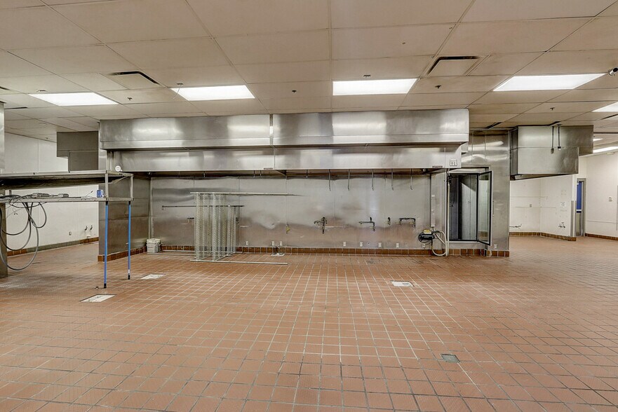 More Photos Of 2259 Deming Way, Middleton Restaurant For Sale