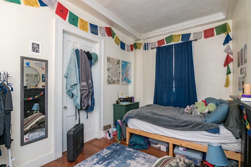 More Photos Of 81 Bridge St, Northampton Multifamily For Sale