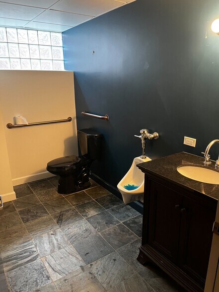 More Photos Of 409 W Huron St, Chicago Loft Creative Space For Lease