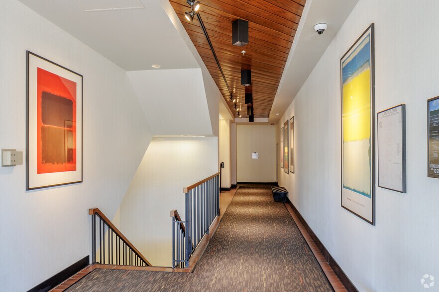 More Photos Of 695 S Colorado Blvd, Denver Office For Lease