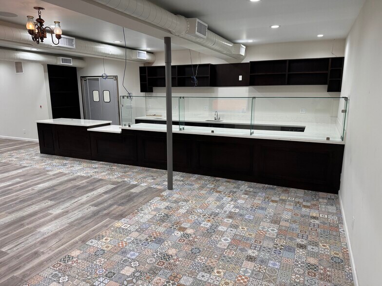 More Photos Of 4843 W Century Blvd, Inglewood Restaurant For Lease
