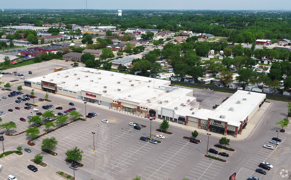 More Photos Of 166-180 Collins Rd NE, Cedar Rapids Unknown For Lease