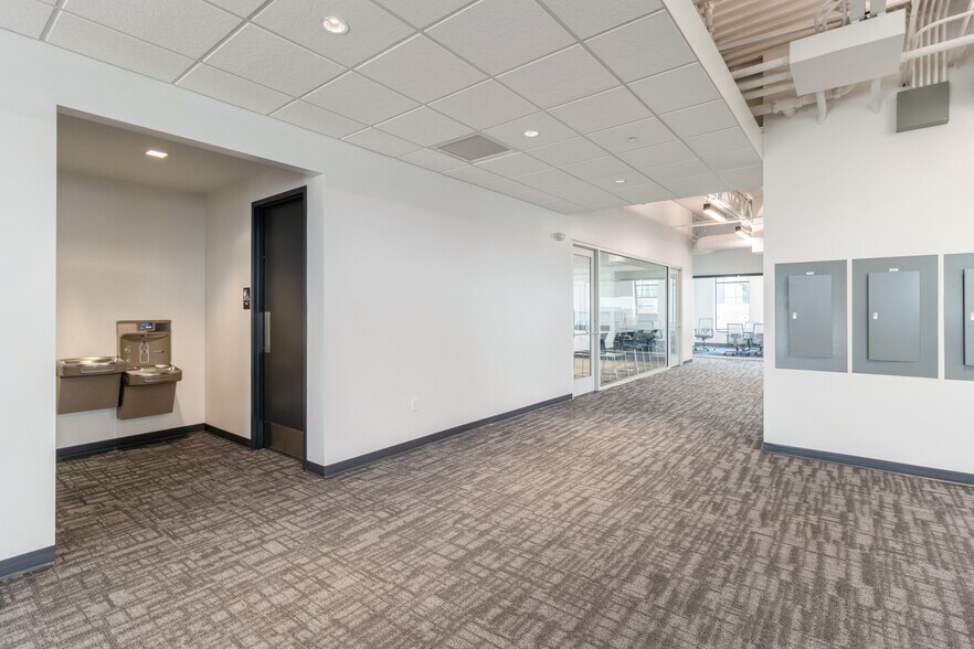 More Photos Of 1465 SW Park Square Dr, Ankeny Office For Lease