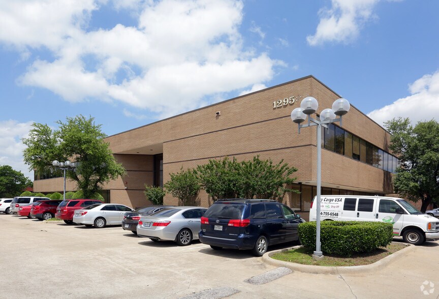 More Photos Of 12959 Jupiter Rd, Dallas Office For Sale