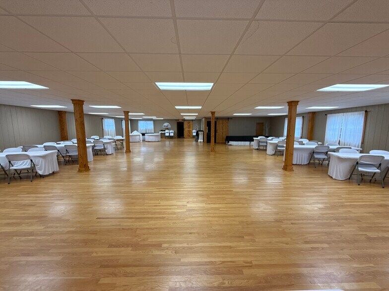 More Photos Of 102 Live Oak St, Tabor City Restaurant For Sale