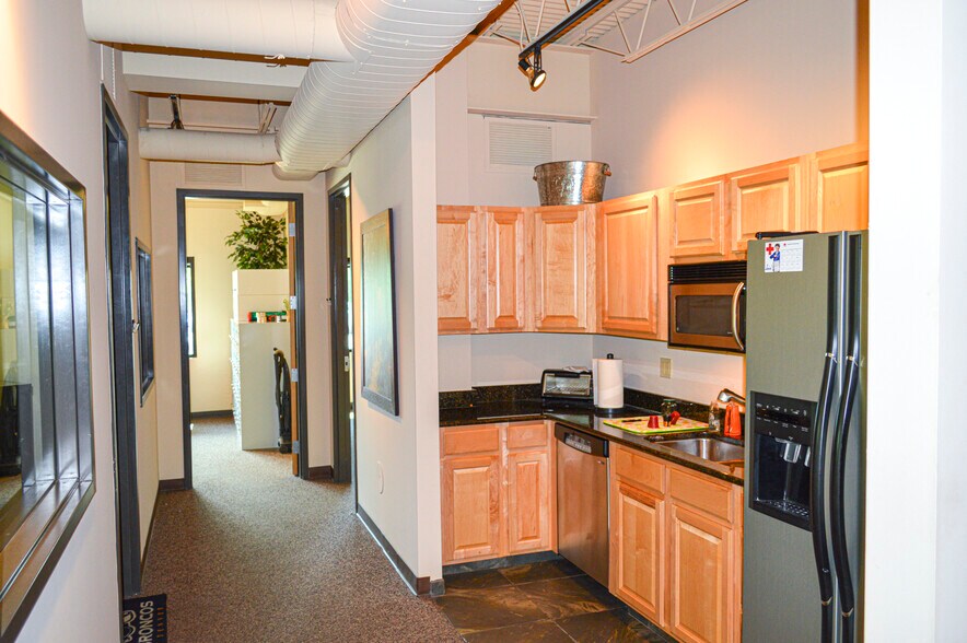 More Photos Of 5410 Powers Center Pt, Colorado Springs Medical For Lease