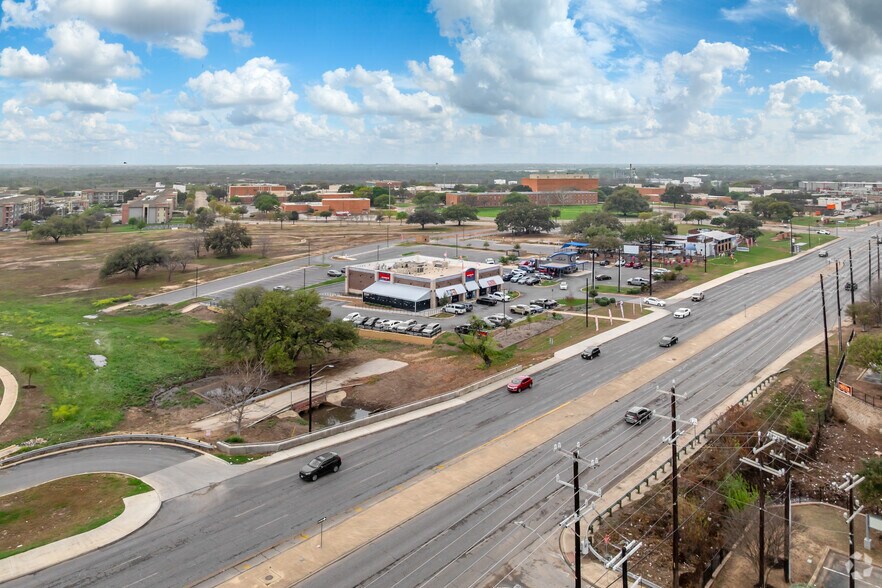 More Photos Of 2368 Military Dr, San Antonio General Retail For Sale