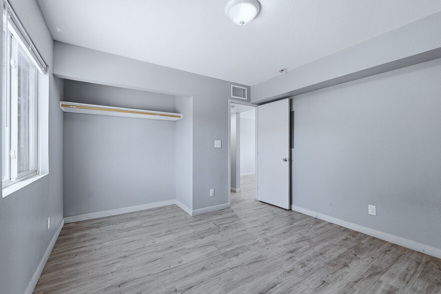 More Photos Of 521 Calcaterra Cir, Las Vegas Apartments For Sale