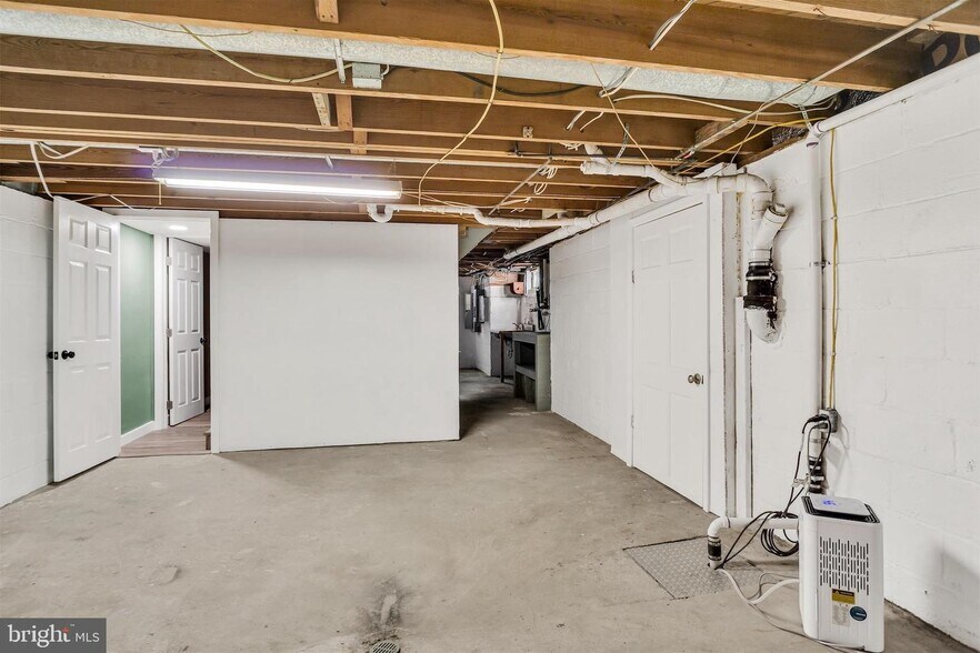 More Photos Of 4070 W Market St, York Office For Sale