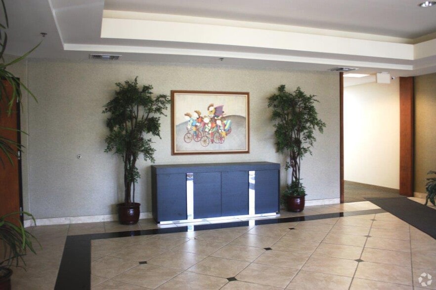 More Photos Of 895 SW 30th Ave, Pompano Beach Unknown For Lease