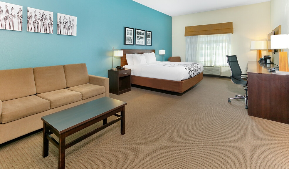 More Photos Of 615 City Center Way, Longview Hotel For Sale