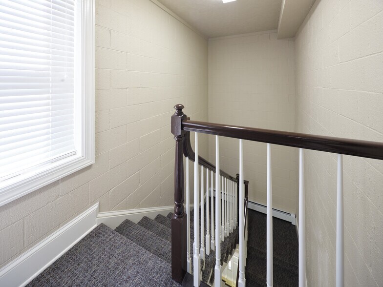 More Photos Of 67 W Court St, Doylestown Office For Lease