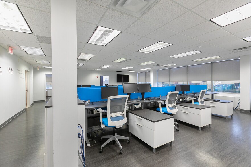 More Photos Of 4175 Veterans Memorial Hwy, Ronkonkoma Office Residential For Lease