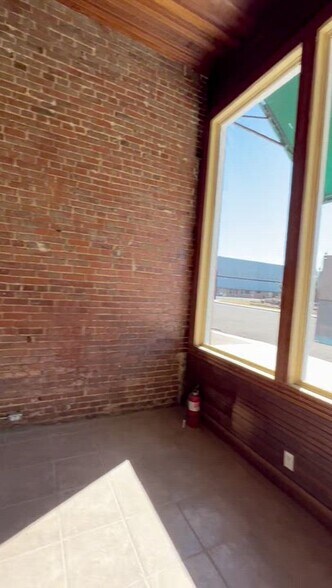 Primary Photo Of 101 N Broadway St, Hugo Freestanding For Lease